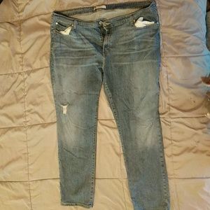 Levi Mid-rise Skinny jean size 24